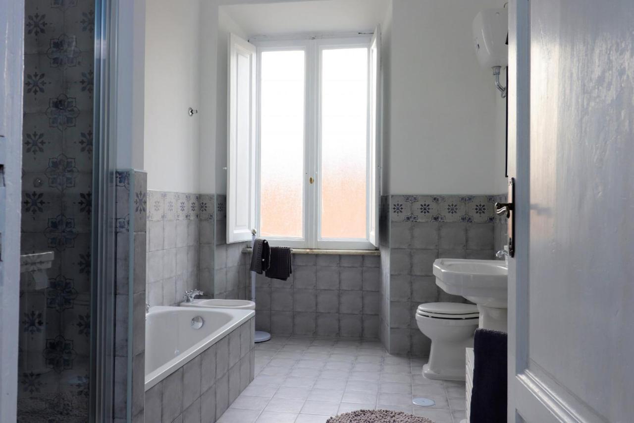 Trevi Grand Blu Suite B&B Рим Екстер'єр фото
